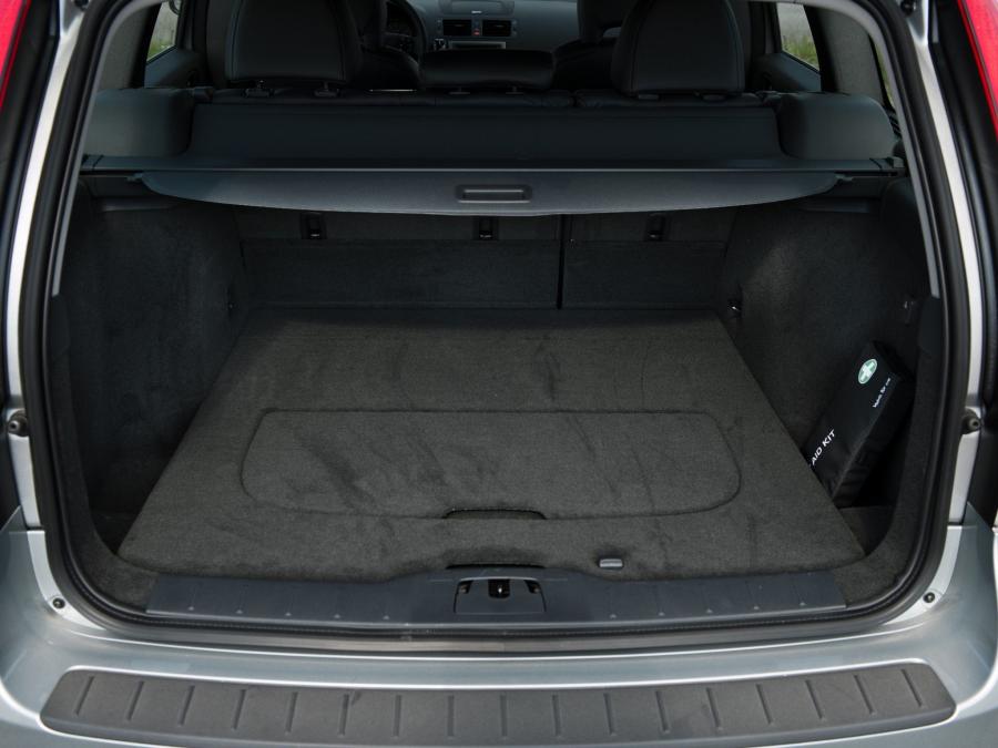  Volvo V50 Classic 2011 года  (фото 12 из 15)